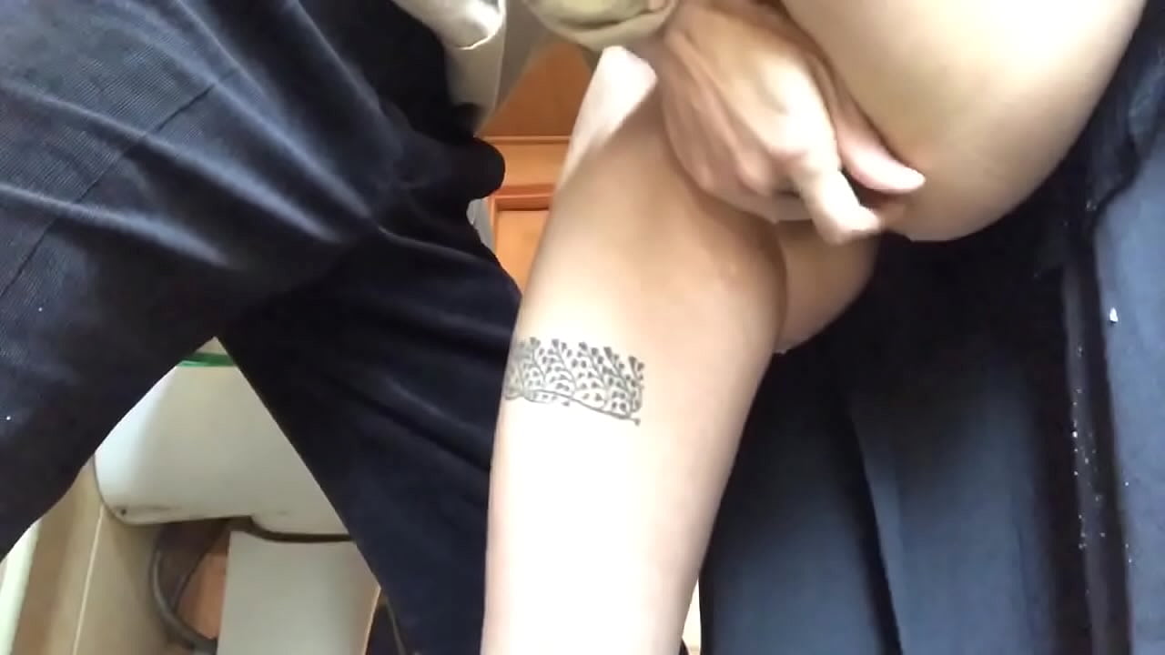 Squirt ao amin`ny sekoly efitra fandroana, tena frothy orgasme - ny mpampianatra dia nanao ny tsara indrindra