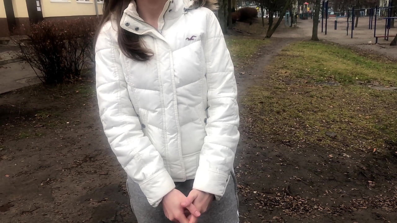 Vahiny noho ny vola notononina sy nokapohina. Rosiana Amateur. Miaraka amin'ny Talking.